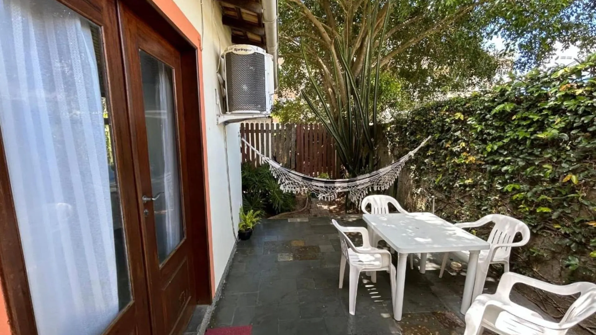 Hospedagem Tulipane - Praia Do Campeche Florianopolis Guest house